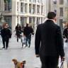 Pierre Lefebvre avec son chien Olympe lors d'une promenade